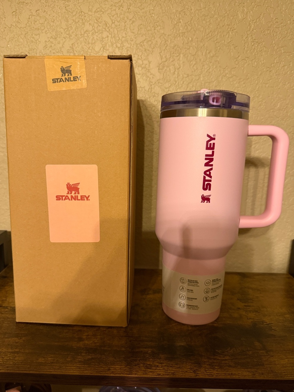 Stanley 40oz Flip/Top Light Pink Insulated Mug with Handle and Clear Lid